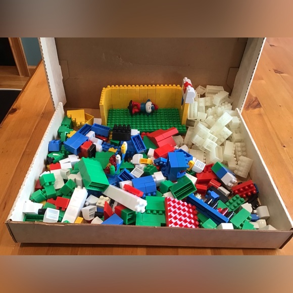 VINTAGE PAPA SMURF’S LABORATORY 1982 LOC BLOCS GLOW IN THE DARK BRICKS EXTRAS! - Picture 11 of 12